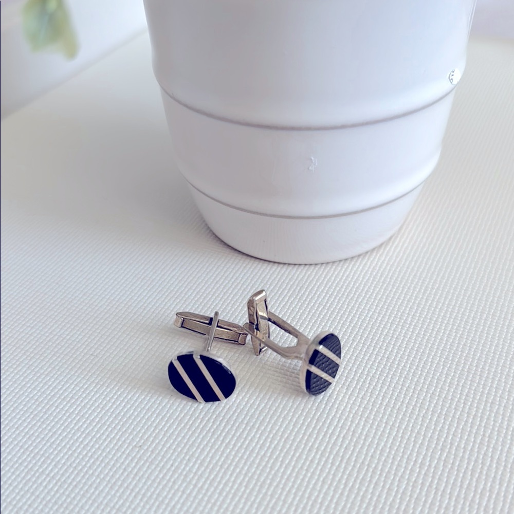 Elegant 925 Silver and Stone Cuff Links